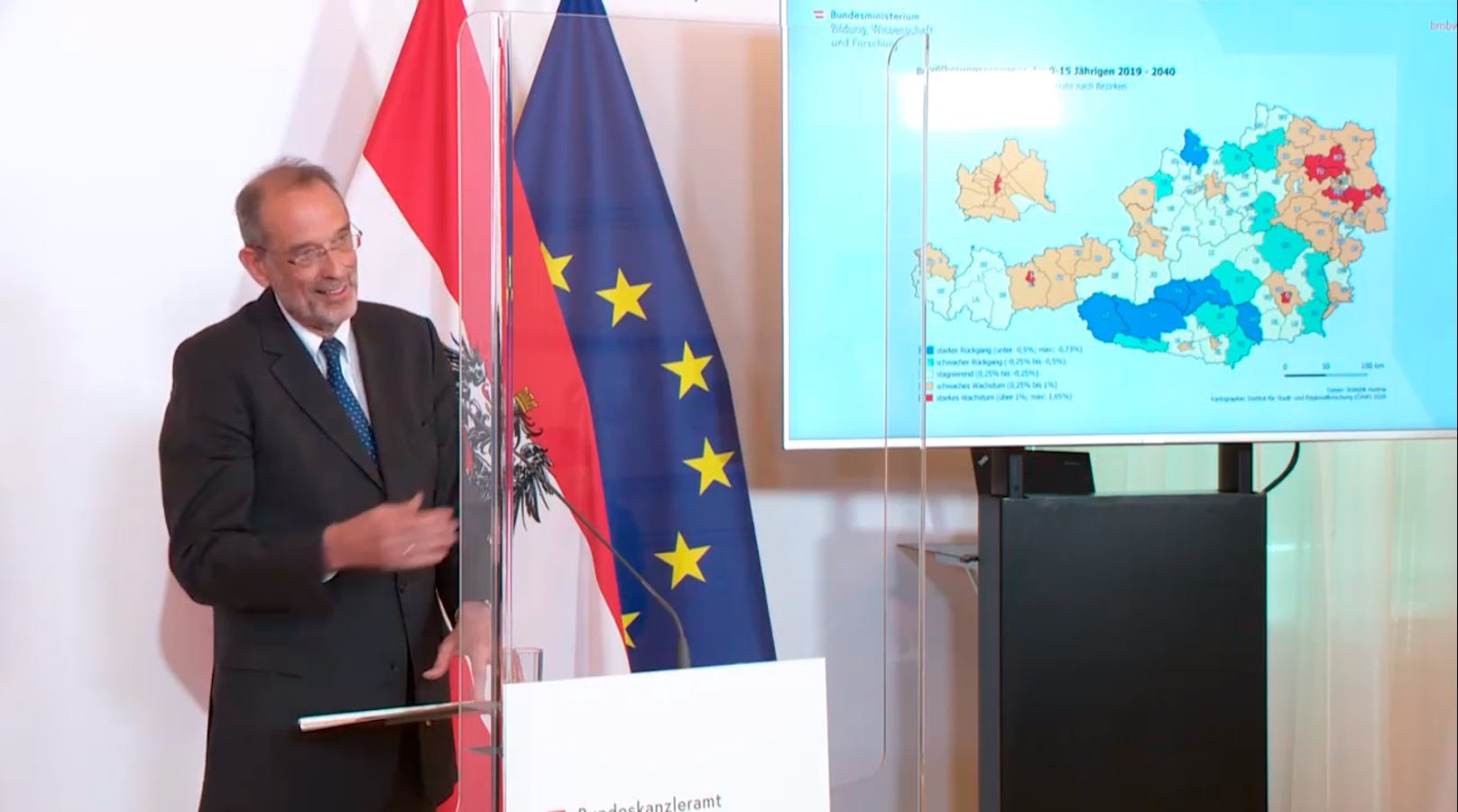 Bildungsminister Heinz Faßmann zeigt die erwartete Bevölkerungsentwicklung in Österreich