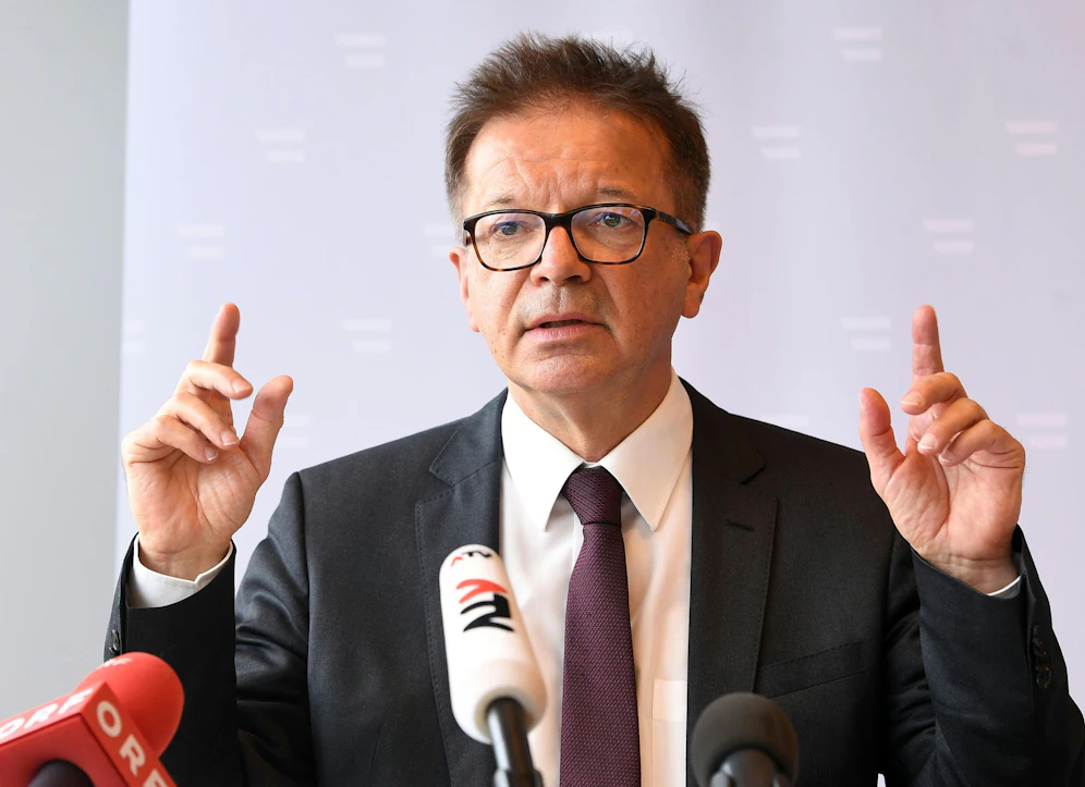 Gesundheitsminister Rudolf Anschober im Rahmen einer Pressekonferenz