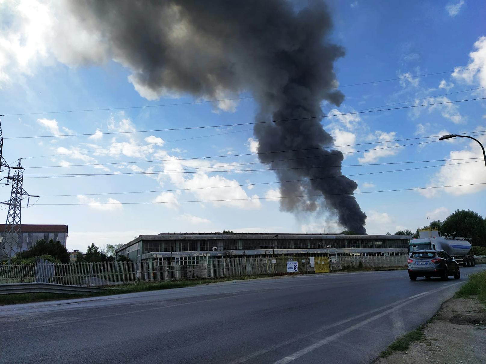 Großbrand in Chemieindustrie im Raum Venedig am 15. Mai 2020