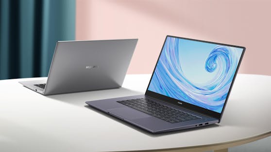 Mitarbeiter wurden mit Notebooks ausgestattet und ins Home-Office geschickt.