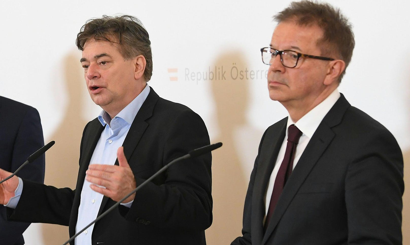 Werner Kogler und Rudolf Anschober informierten über die weiteren Pläne der Kultur-Öffnung.