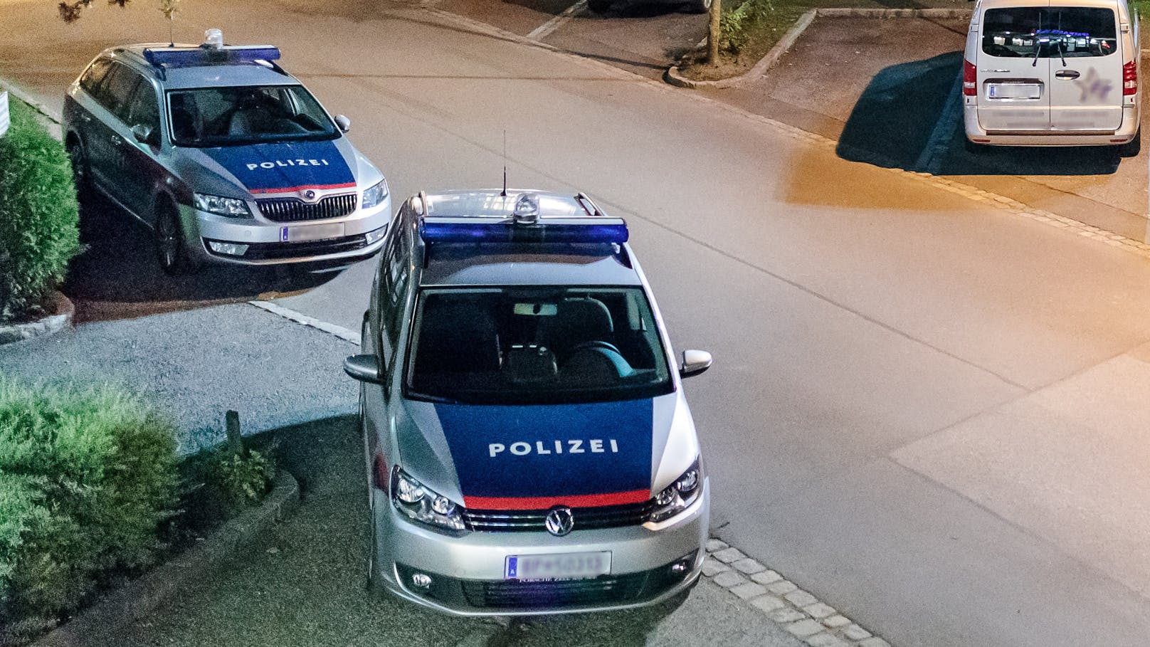 Familie kommt nach Hause und ruft sofort die Polizei