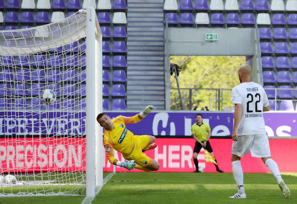 Martin Fraisl kassierte ein Slapstick-Tor.
