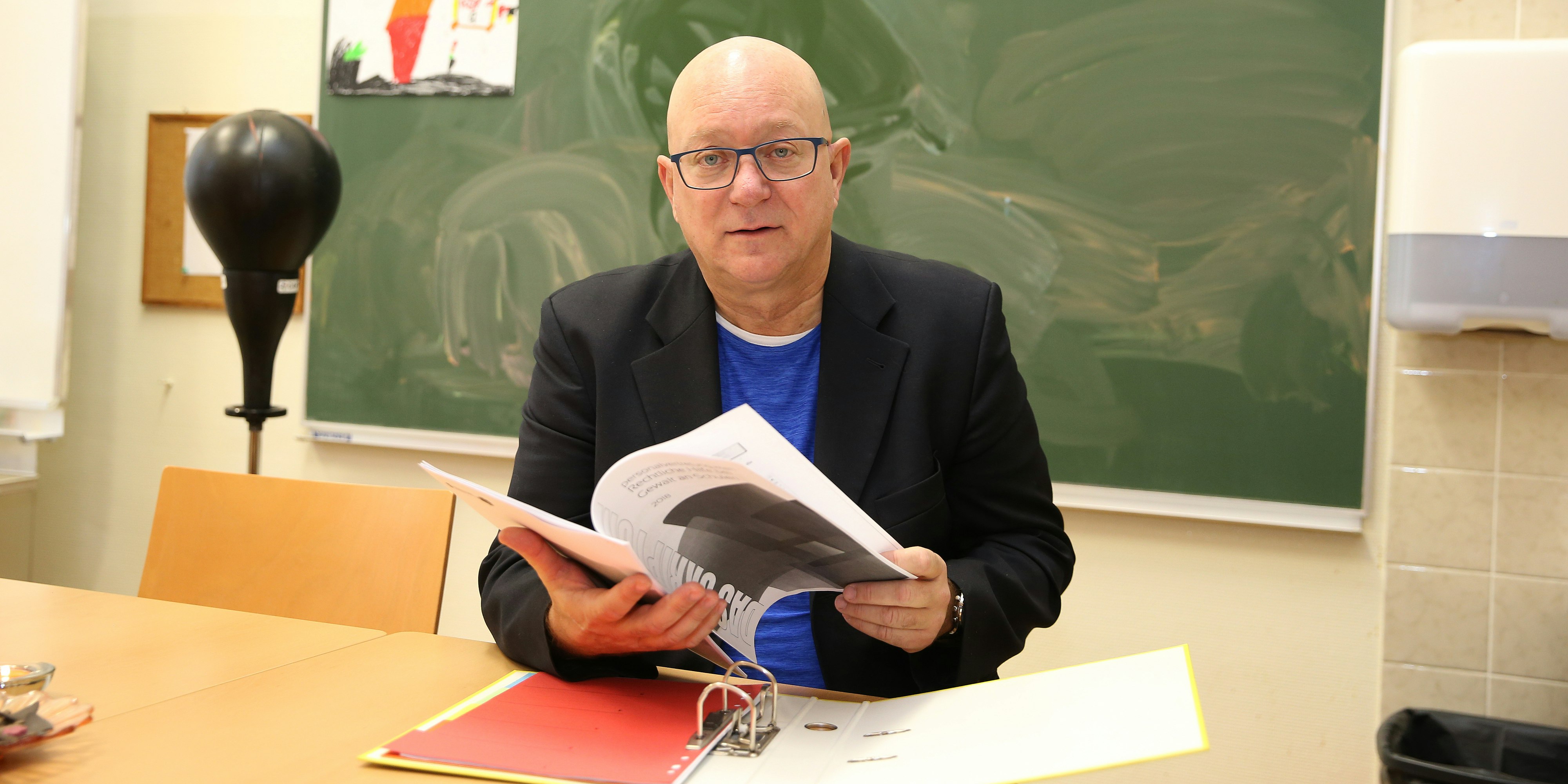 Jeden Montag gibt Schuldirektor Niki Glattauer in "Heute" Noten.