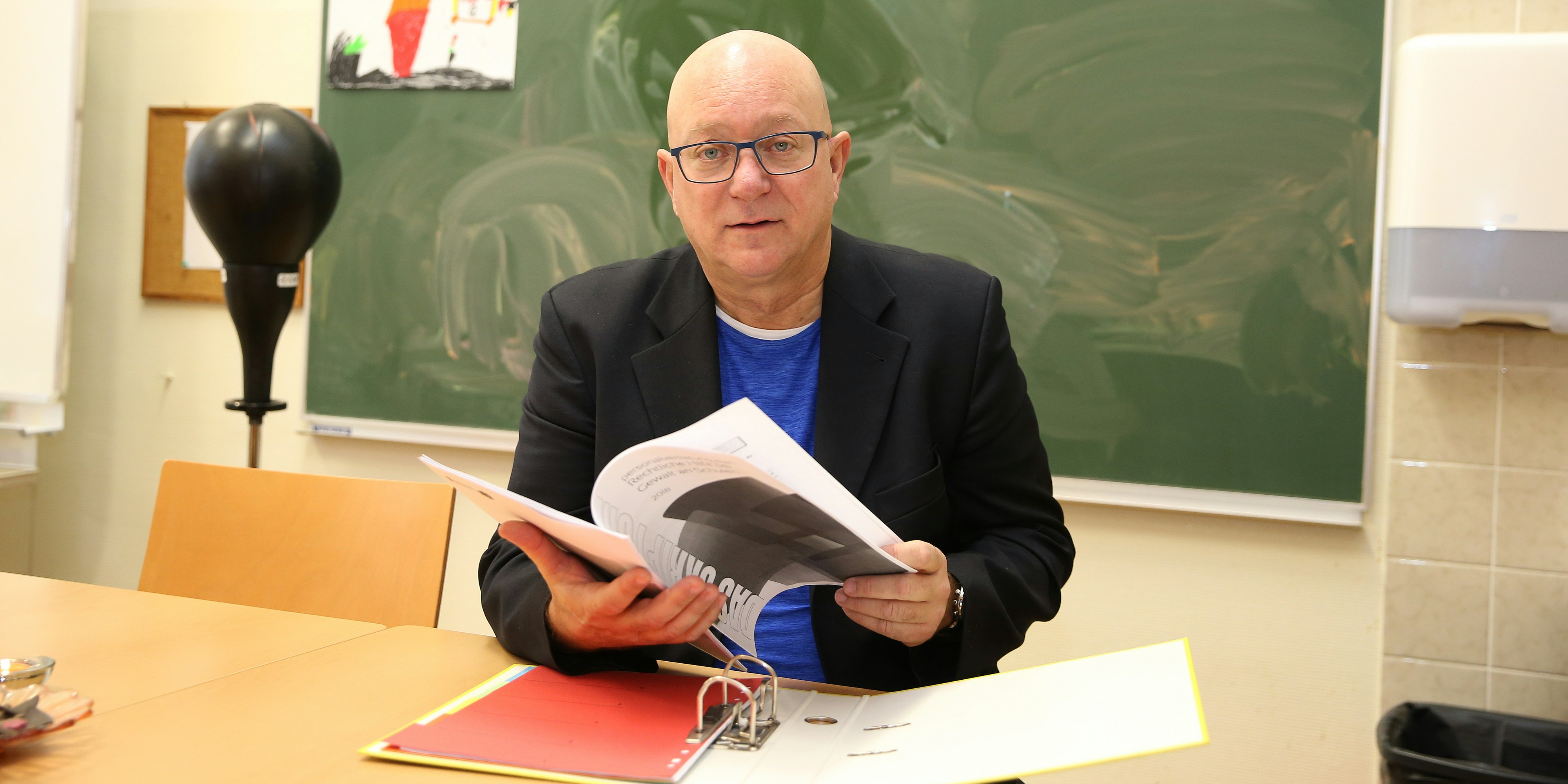 Jeden Montag gibt Schuldirektor Niki Glattauer in "Heute" Noten.