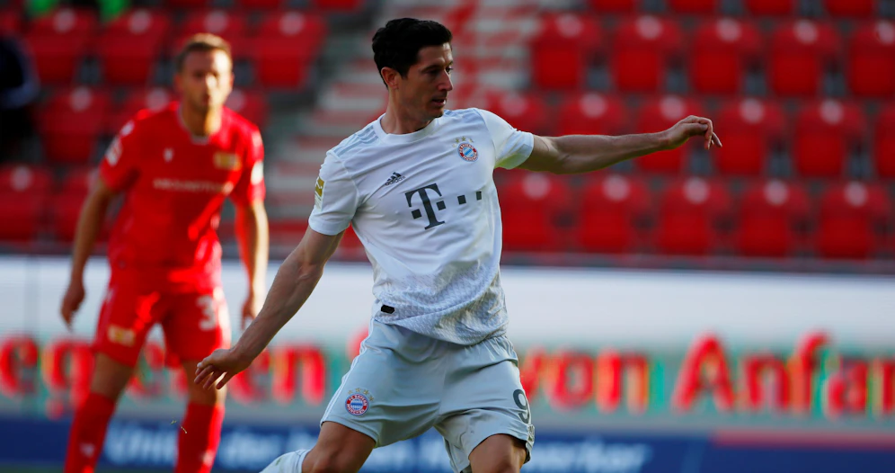 Robert Lewandowski versenkt zum 1:0