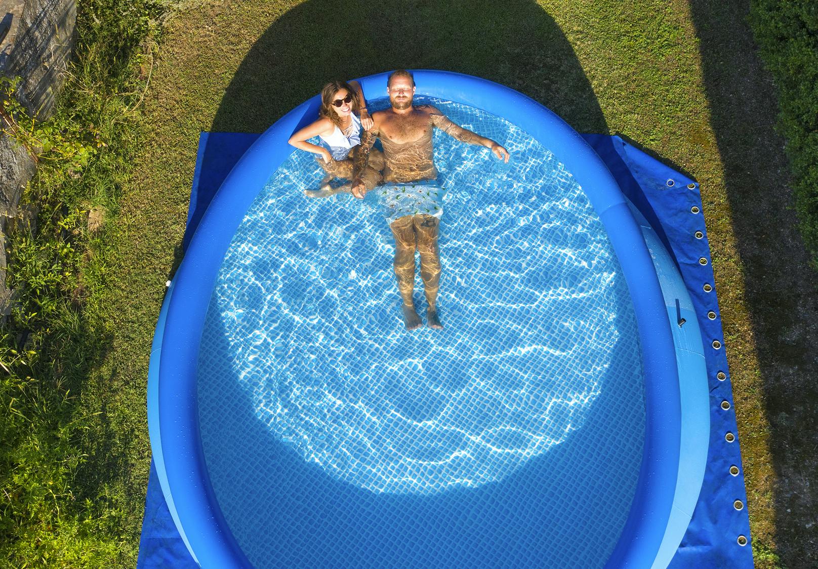 Ferien im eigenen Pool ist in diesem Sommer für viele die Lösung.