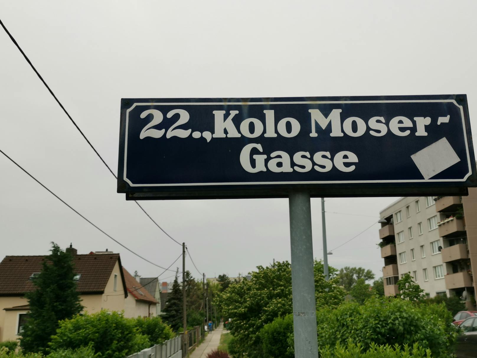 In der Kolo-Moser-Gasse (Donaustadt) werden jetzt Anrainer fürs Falschparken bestraft.