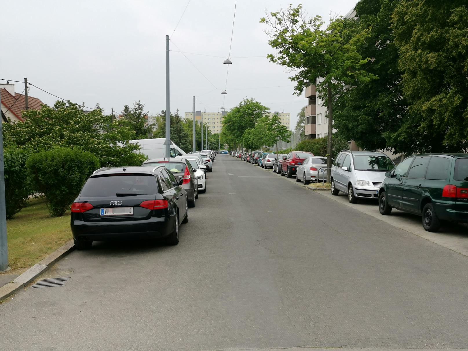 In der Kolo-Moser-Gasse (Donaustadt) werden jetzt Anrainer fürs Falschparken bestraft.