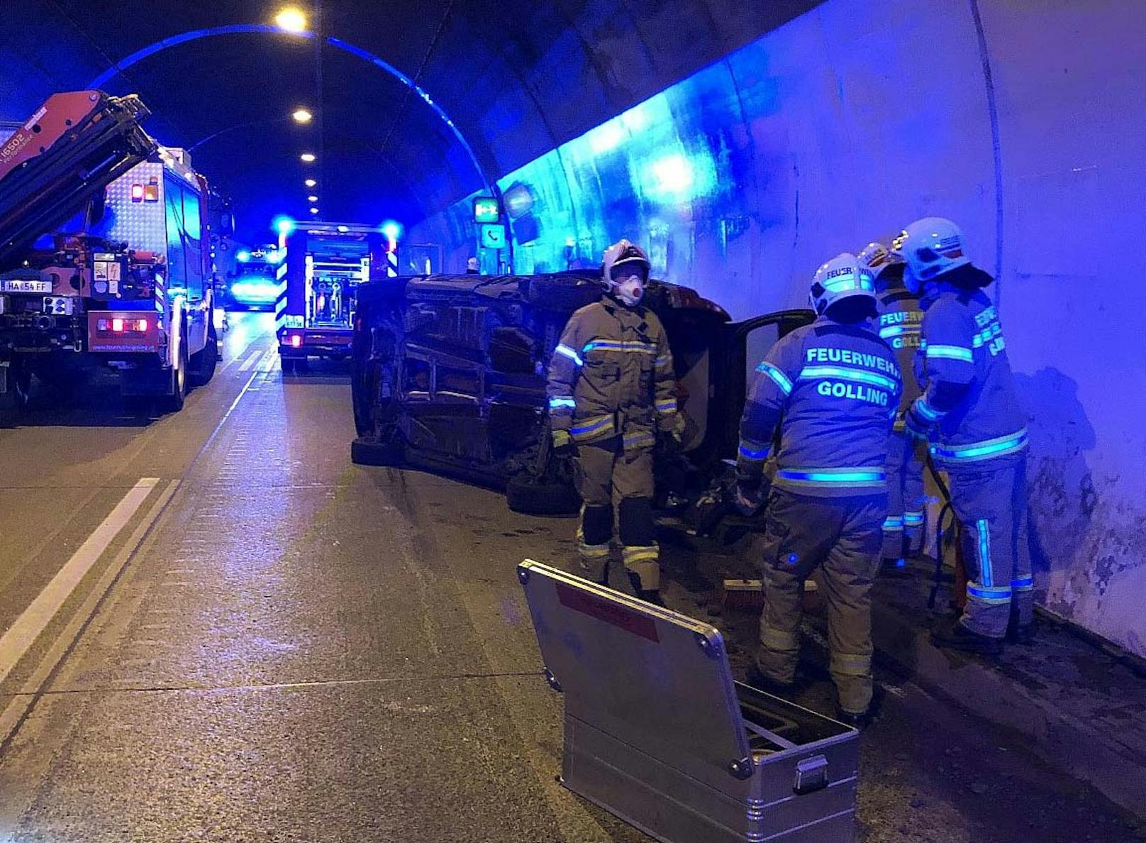 Der Volvo-Fahrer ergriff nach dem Unfall die Flucht.
