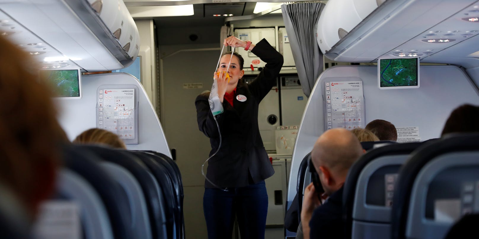 Stewardessen mit Windeln – eine absurde Vorstellung.<br>