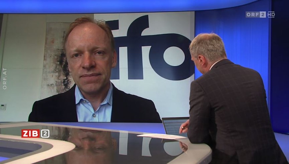 Wirtschaftsforscher Clemens Fuest warnt in der ZiB2 vor einer zu raschen Öffnung aller Bereiche.