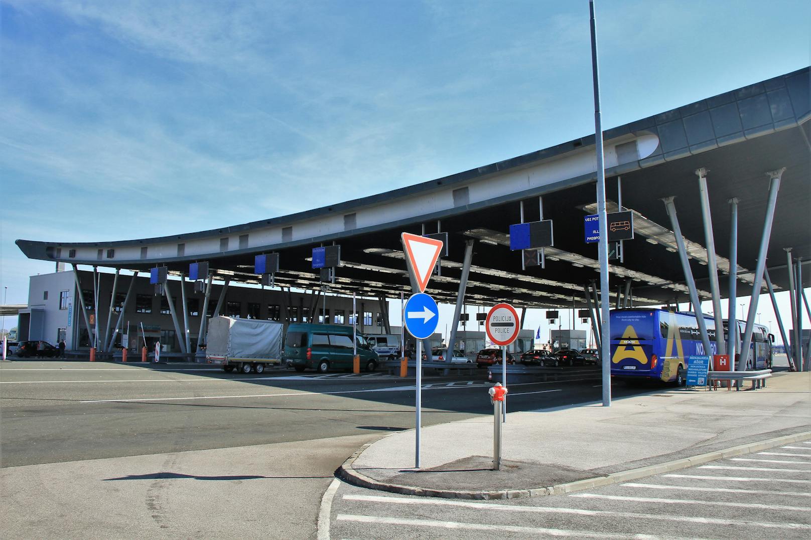 Die Durchreise durch Slowenien bleibt erlaubt, allerdings unter Auflagen.
