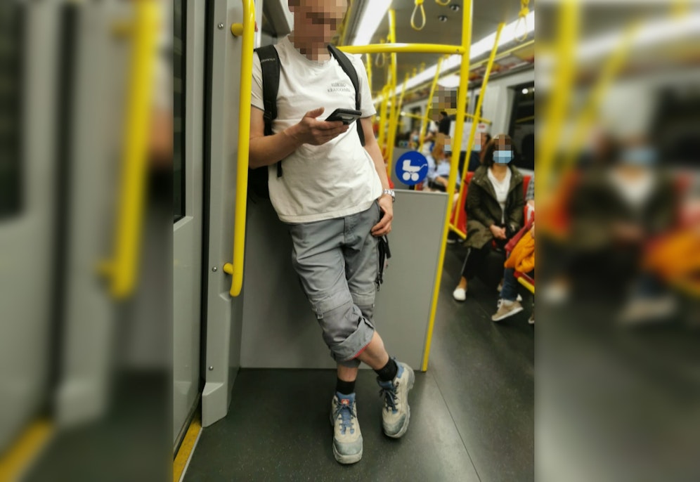 Ein Leser entdeckte einen Mann ohne Mund-Nasen-Schutz.