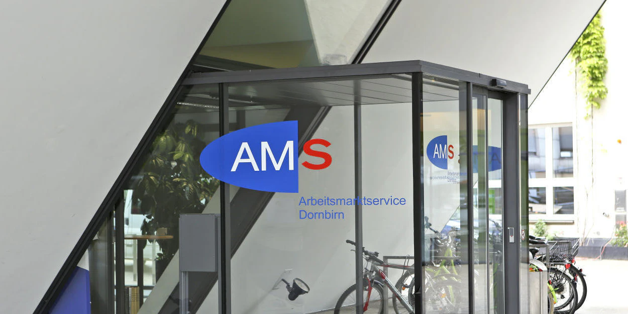 25 % finden Sozialleistungen für Arbeitslose zu hoch - Vimarsana News