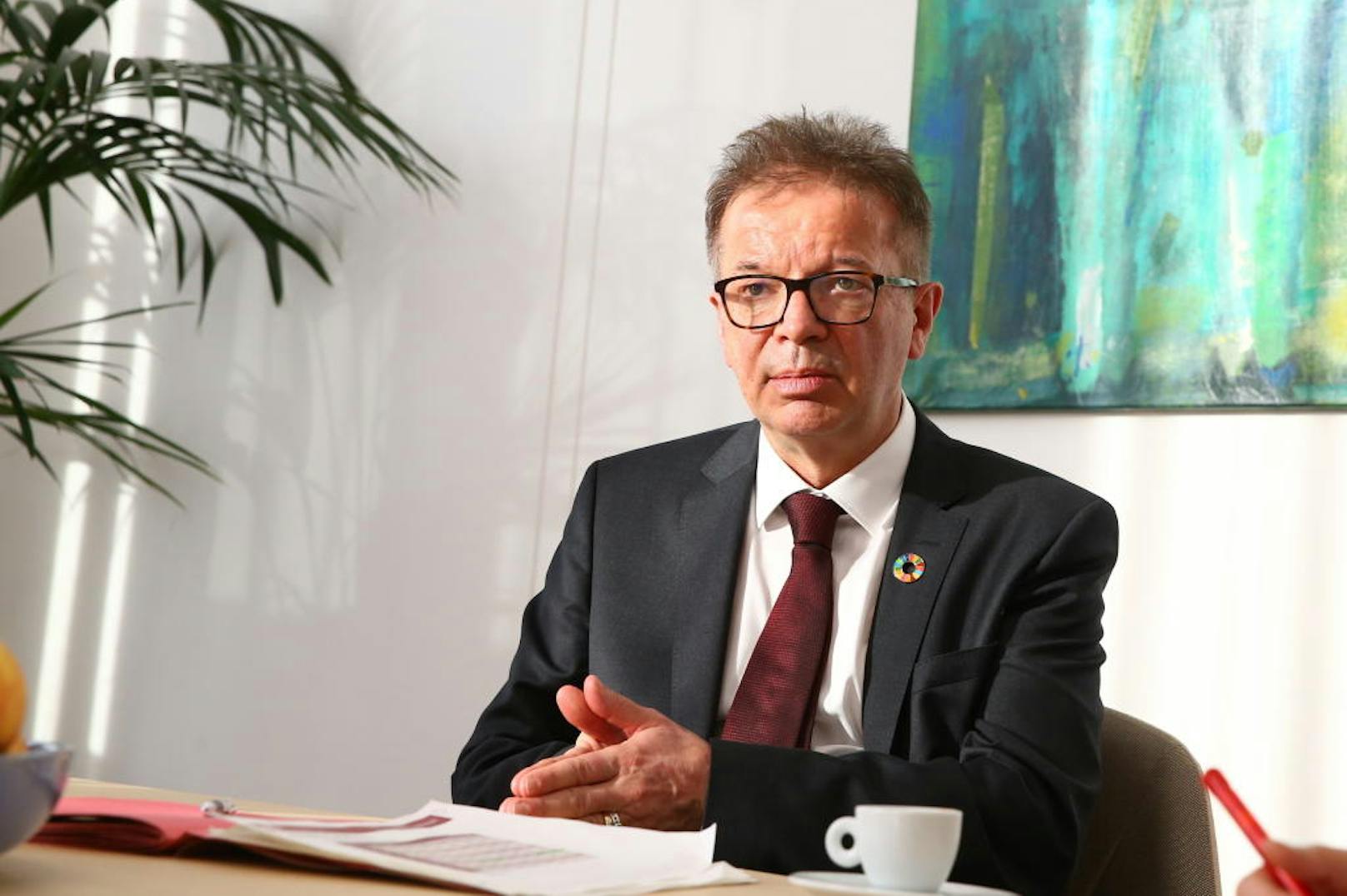 Ein Linzer Wirt erteilte Gesundheitsminister Rudi Anschober (Grüne) "Hausverbot".