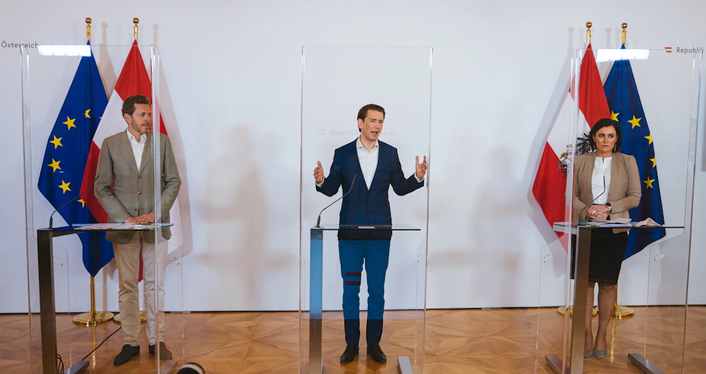 Wirtschaftskammer-Präsident Mahrer, Kanzler Kurz, Tourismusministerin Köstinger bei einer Pressekonferenz am Donnerstag.