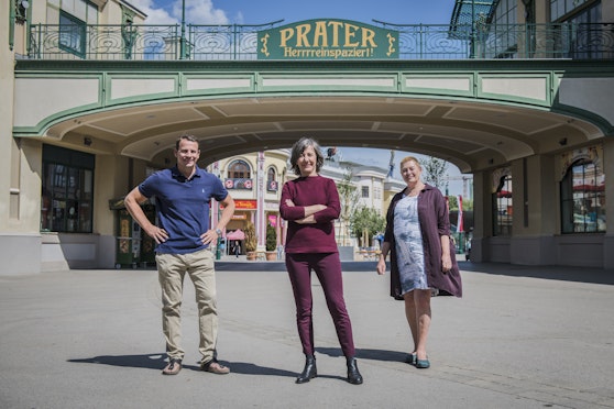 Der Wiener Prater beendet am 29.Mai seine Corona-Pause (v.l.n.r.: Der Präsident des Praterverbands Stefan Sittler-Koidl, Vizebürgermeisterin Birgit Hebein und Bezirksvorsteherin Uschi Lichtenegger)