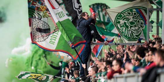 Rapid-Fans mit Jahreskarte jubeln über ein Gratis-Abo bei Sky.