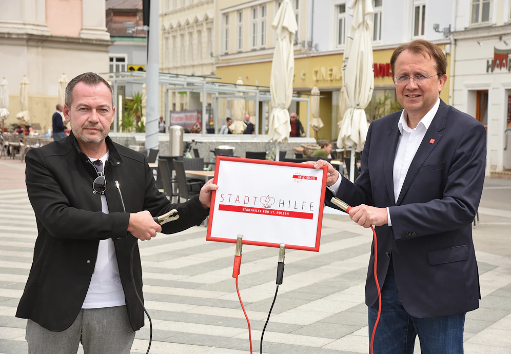 Bachel (li.) und Stadler am Rathausplatz