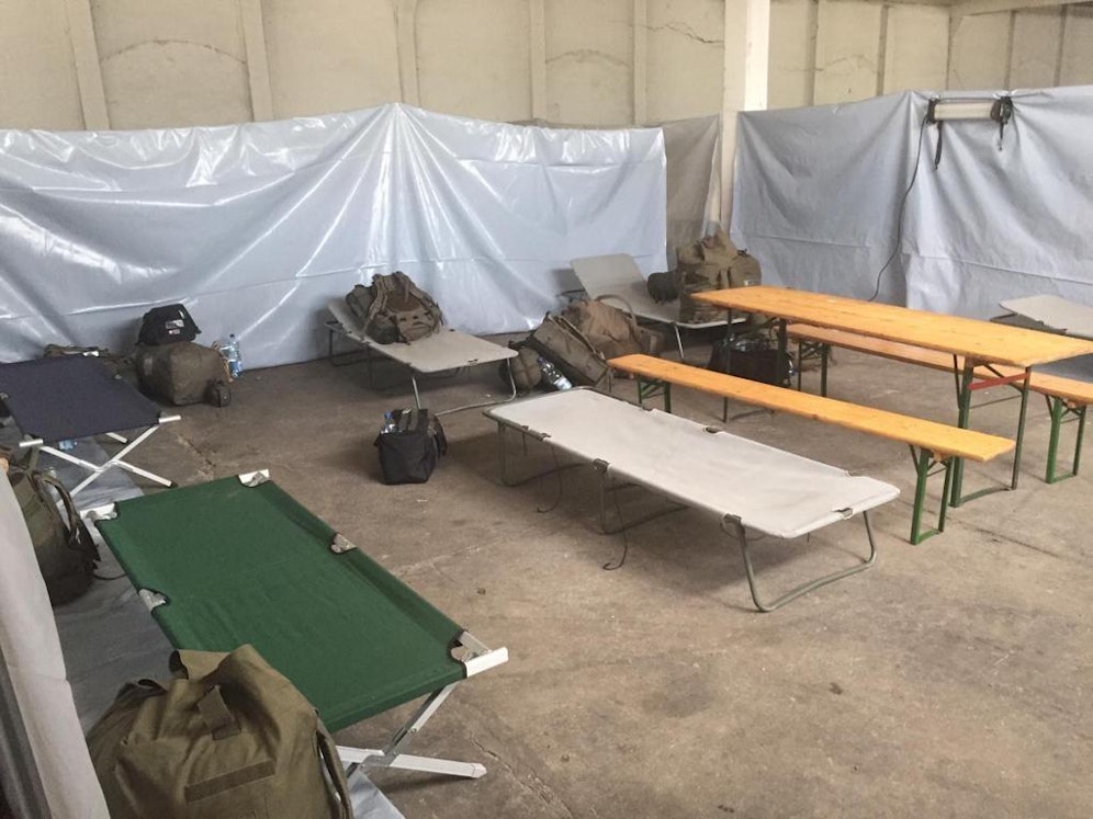 Feldbett in der Dabschkaserne, Kritik am Bundesheer