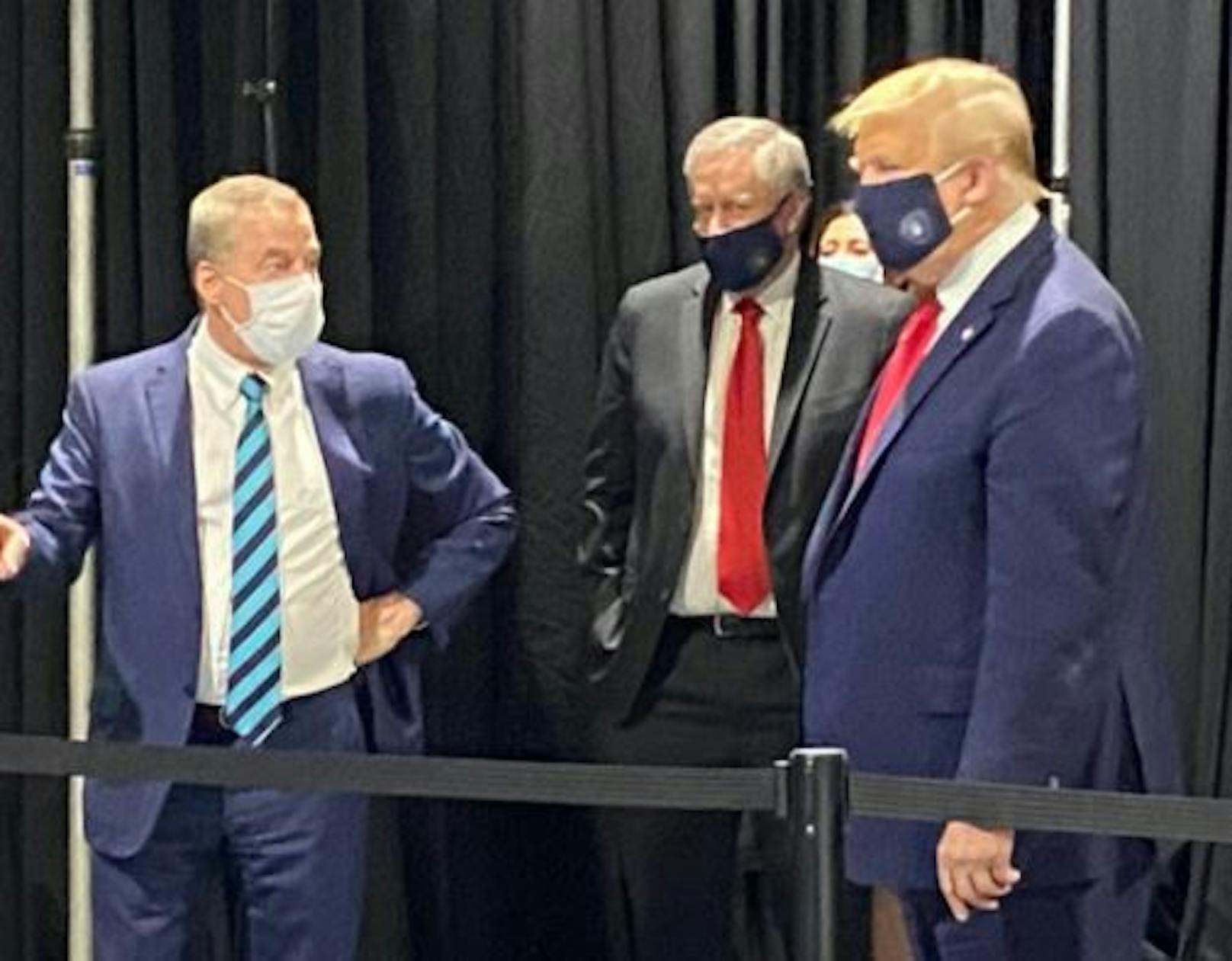 US-Präsident Donald Trump wehrte sich lange gegen eine Maskenpflicht.&nbsp;Nun wurde der 73-Jährige doch beim Tragen einer Maske abgelichtet.