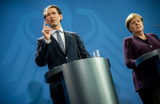 Bundeskanzler Sebastian Kurz (ÖVP, links) präsentiert einen Gegenentwurf zum von Emmanuel Macron und Angela Merkel (Bild rechts) vorgestellten deutsch-französischen Wiederaufbauplan.