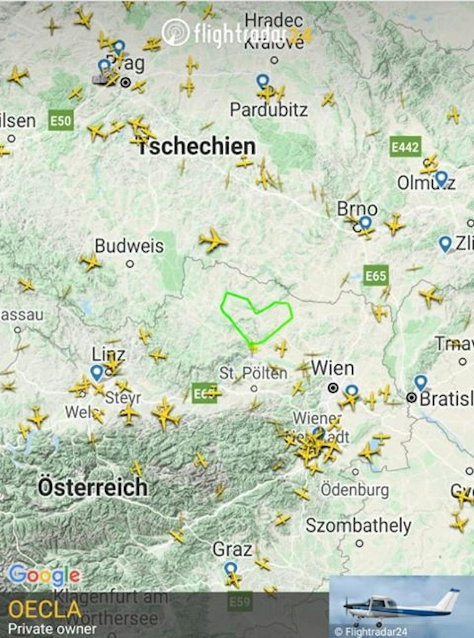 Daniel (26) schenkt mit seinem Flug ganz Österreich ein Herz.