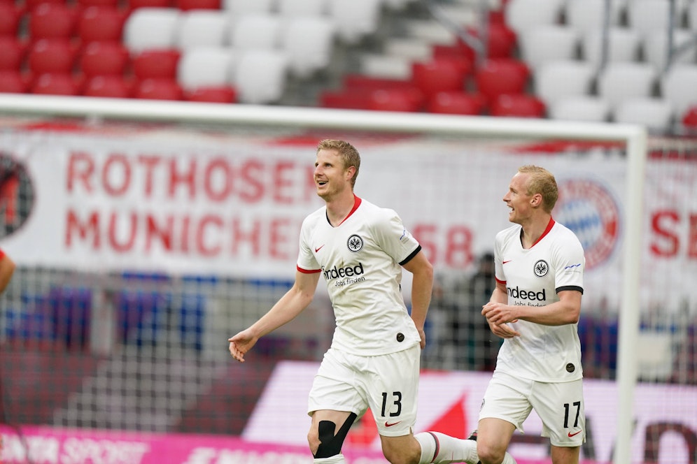 Martin Hinteregger trifft gleich doppelt gegen die Bayern.