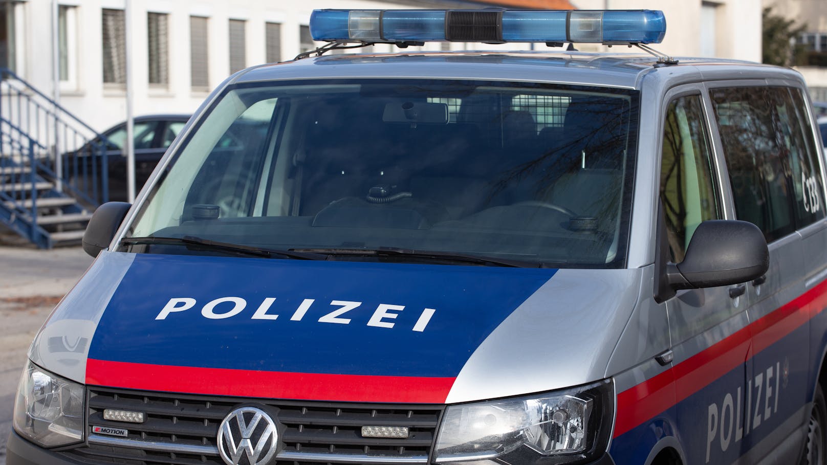 Die Polizei warnt vor falschen Beamten.