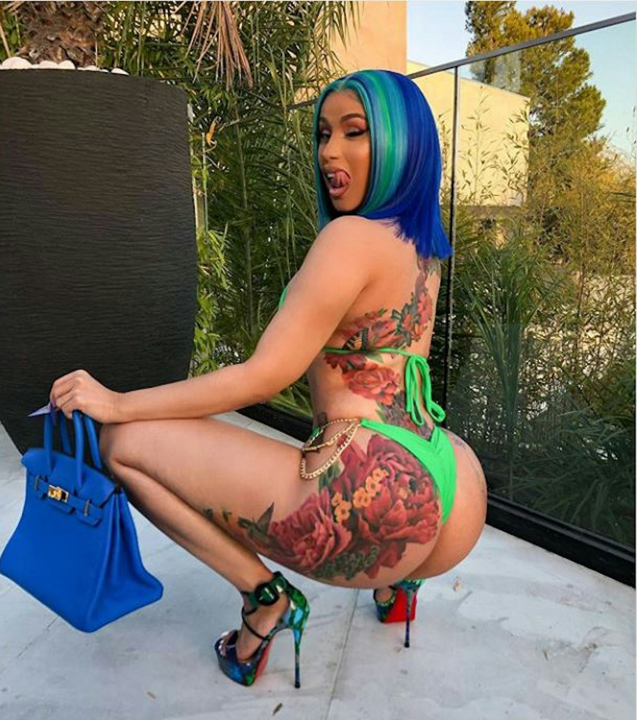 Heute.at - 60 Stunden Schmerzen: Cardi B zeigt ihr XXL-Peckerl