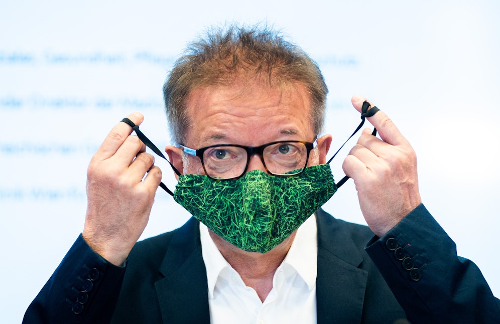 Gesundheitsminister Rudi Anschober mit Maske