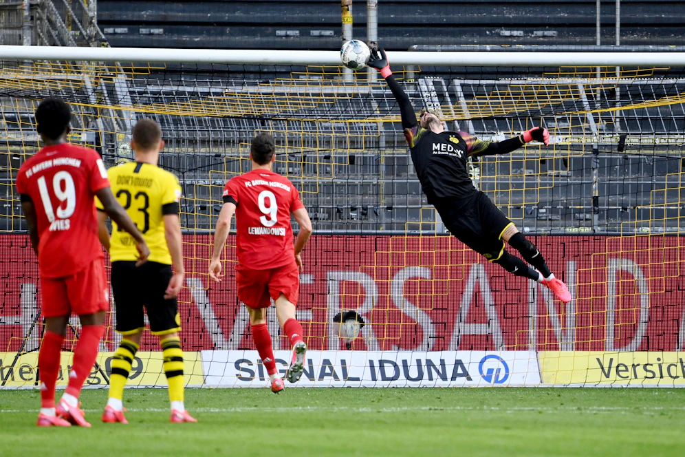Joshua Kimmich überlistet Roman Bürki