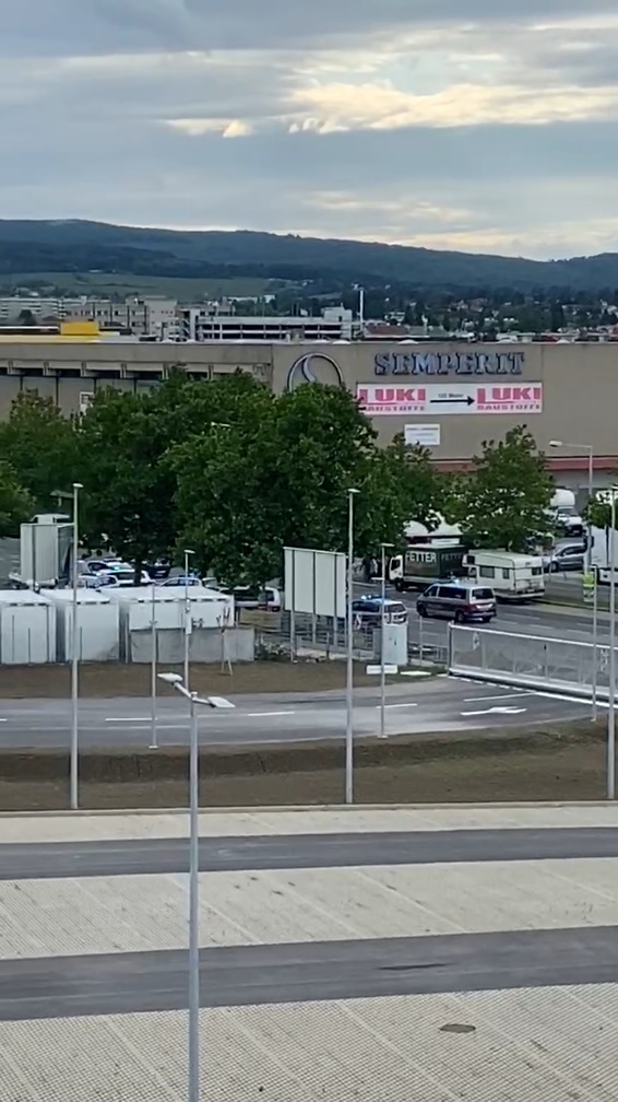 Drei Männer wurden festgenommen.