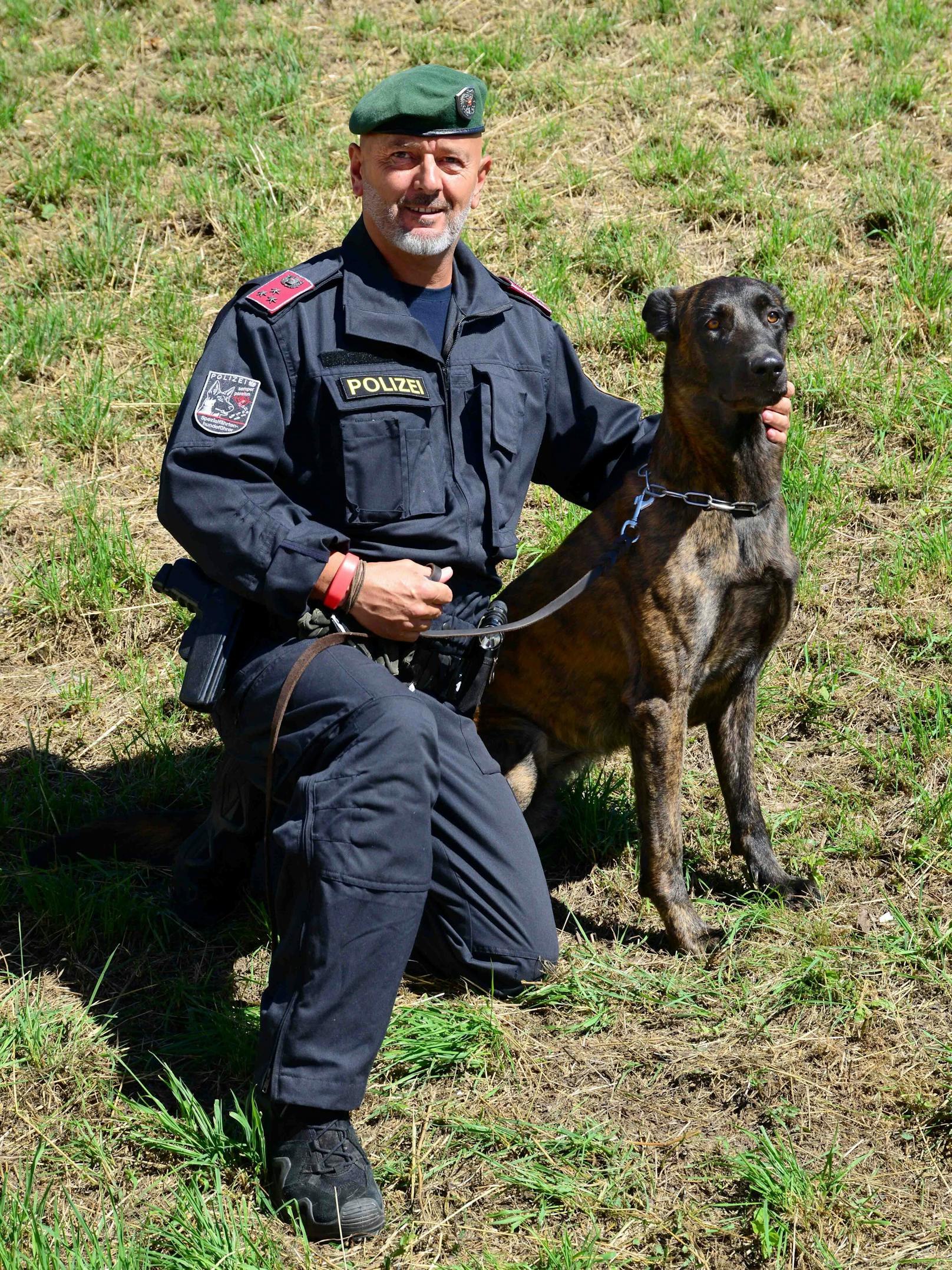Ein eingespieltes Team: Polizeihund "Smokey" und Hundeführer Wolfgang Penninger