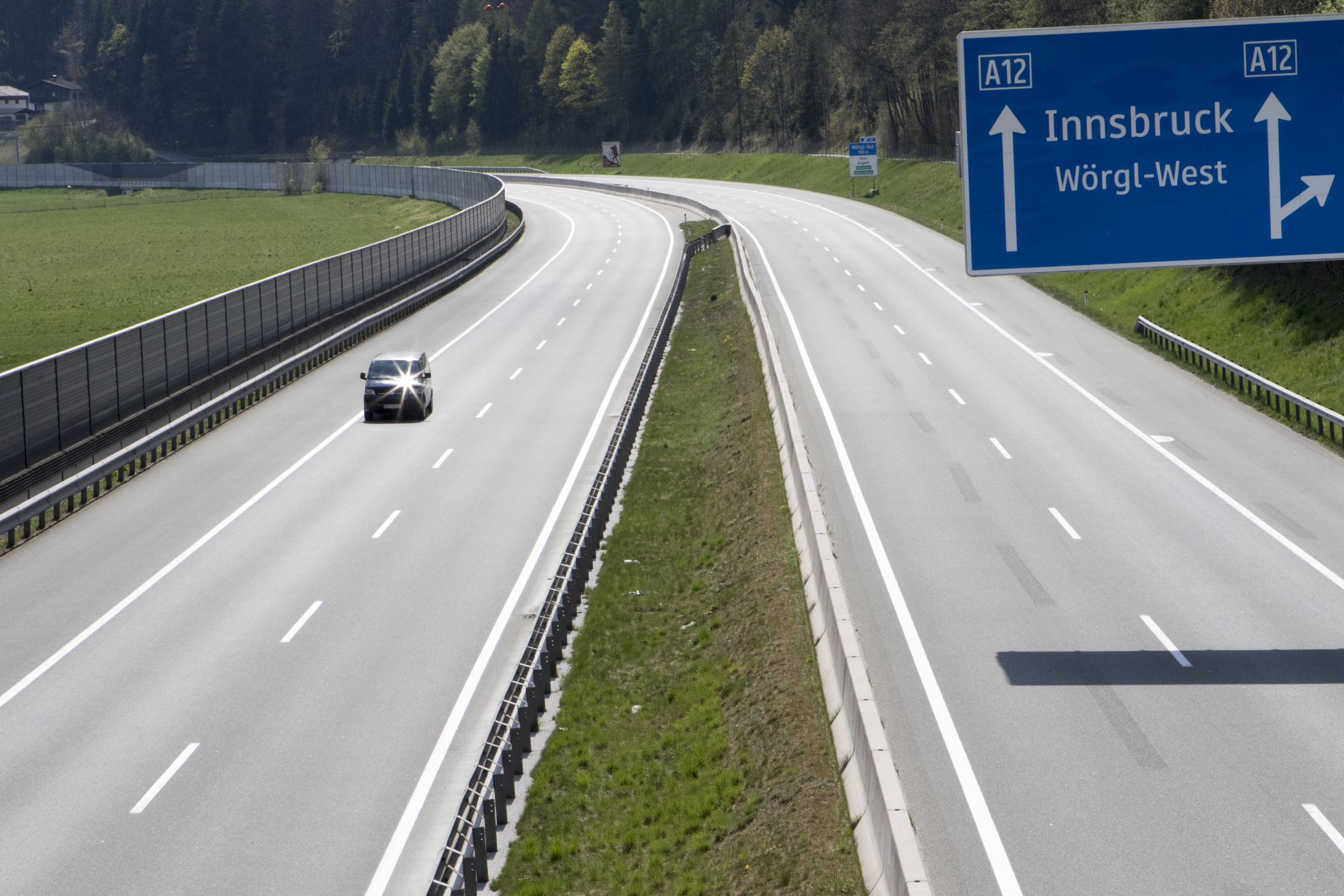 Durch die Grenzschließungen während der Corona-Krise waren die Autobahnen zeitweise komplett verwaist.