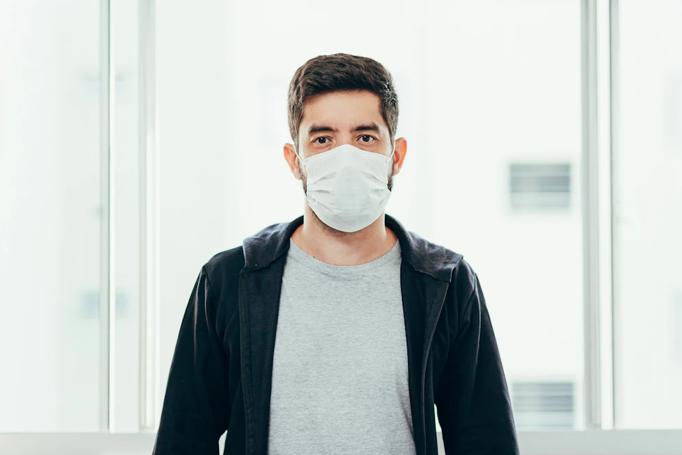 Bei Männern könnte ein Anzeichen auf eine Coronavirus-Infektion hinweisen. 