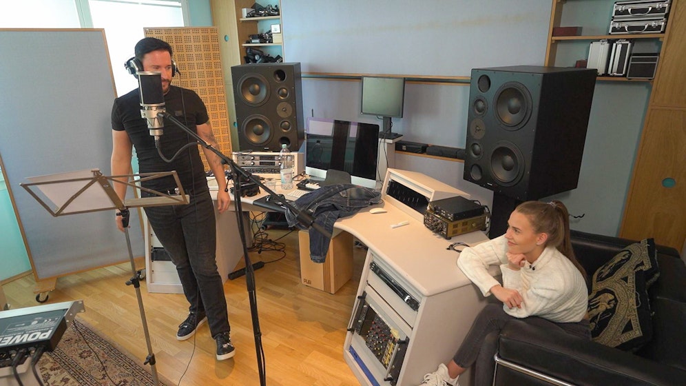 Der Schein trügt: Gleich brechen Gewitterwolken auf das junge Glück von <strong>Michael Wendler</strong> (li.) und <strong>Laura Müller</strong> herein.