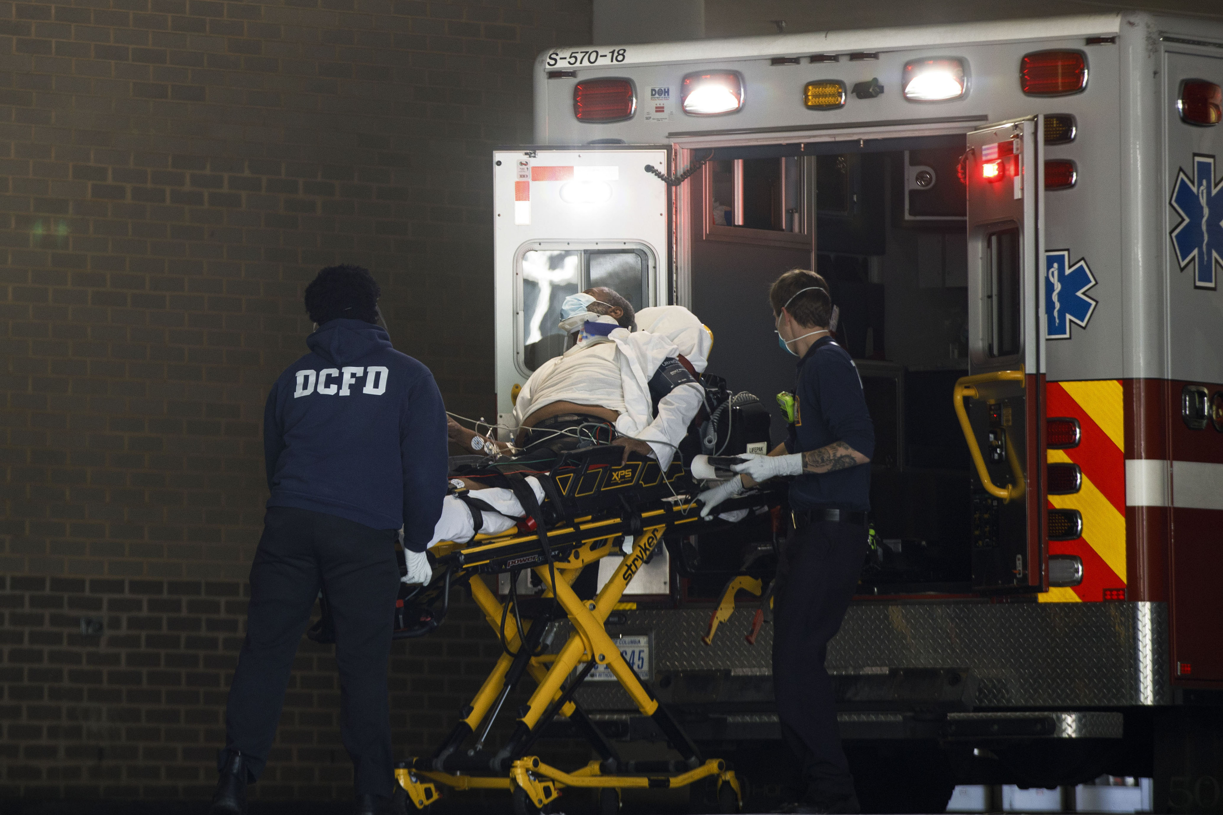 Die Zahl der bekannten Neuinfektionen in den USA steigt auf einen Rekordwert.