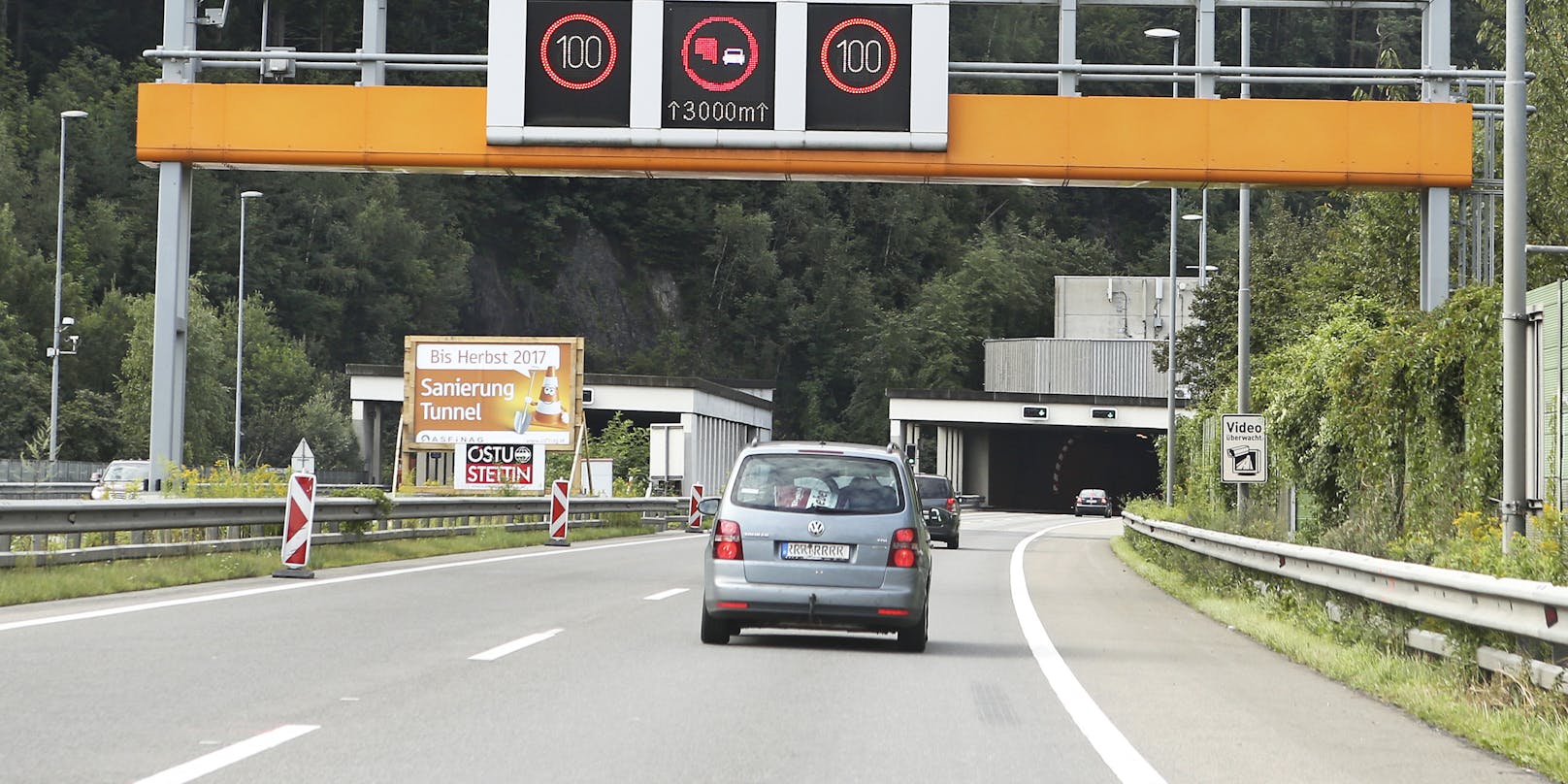 Symbolbild. Portal des Amberg-Tunnel bei Feldkirch (Rheintalautobahn A14) in Vorarlberg