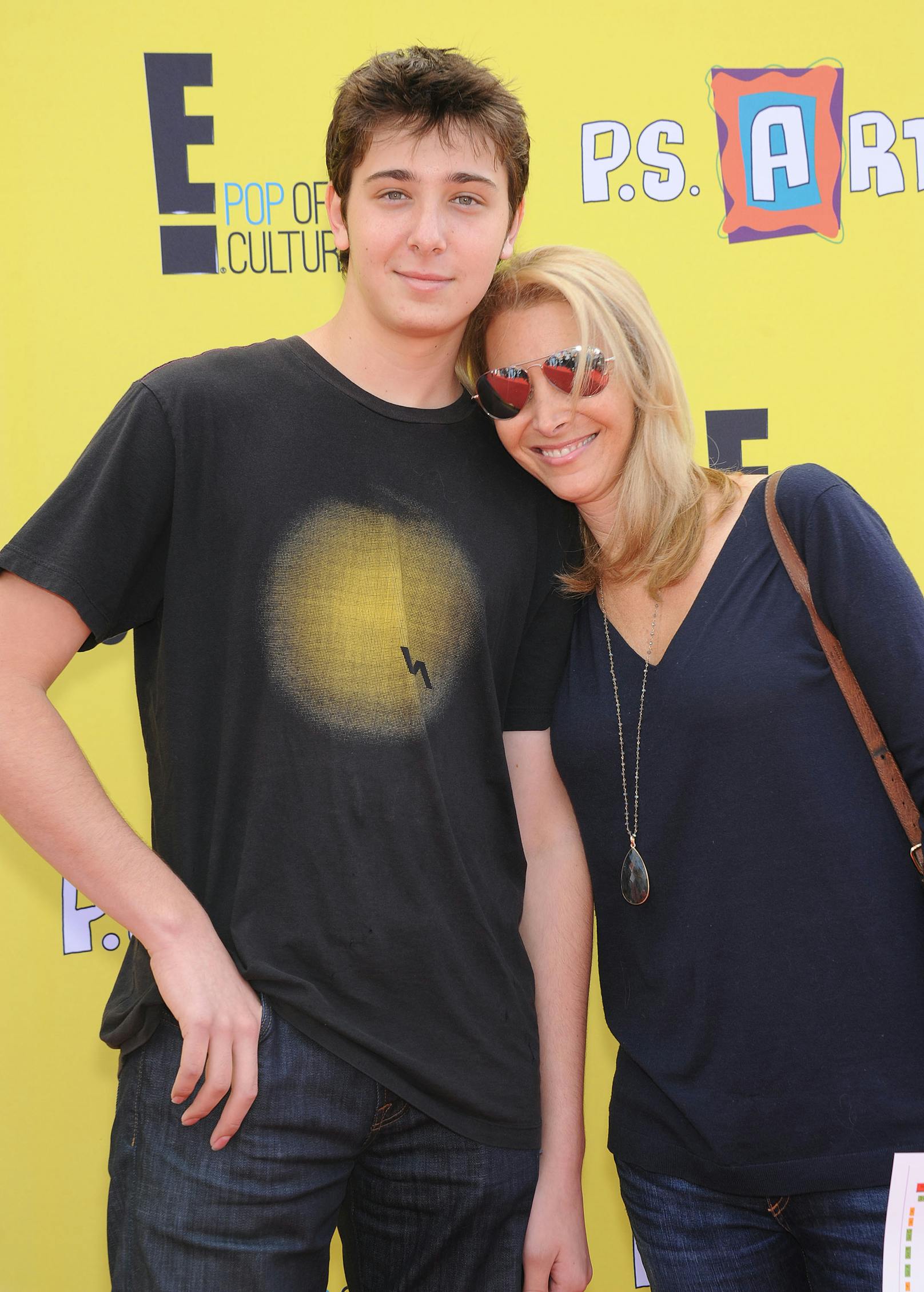 Während Stern im Ferienhaus in Palm Springs blieb, zog sich Lisa Kudrow mit Sohn <strong>Julian</strong> (li.) in das eigentliche Zuhause der Familie zurück.