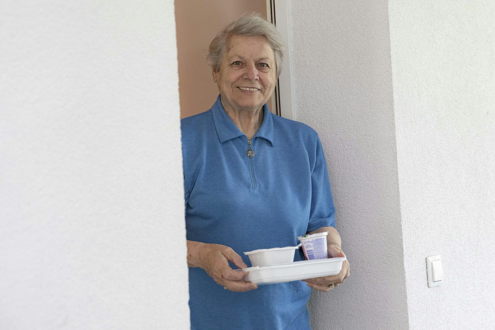 Helene Reichinger (87) freut sich.