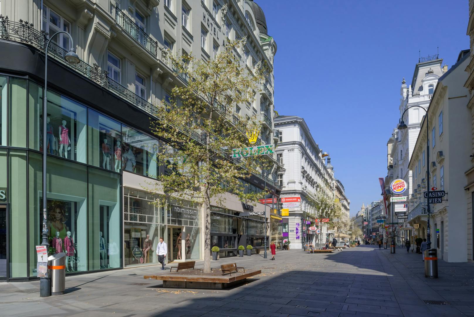 Die Wirtschaftskrise zeigt sich u.a. an diesem Bild: Eine menschenleere Kärntner Straße in Wien.