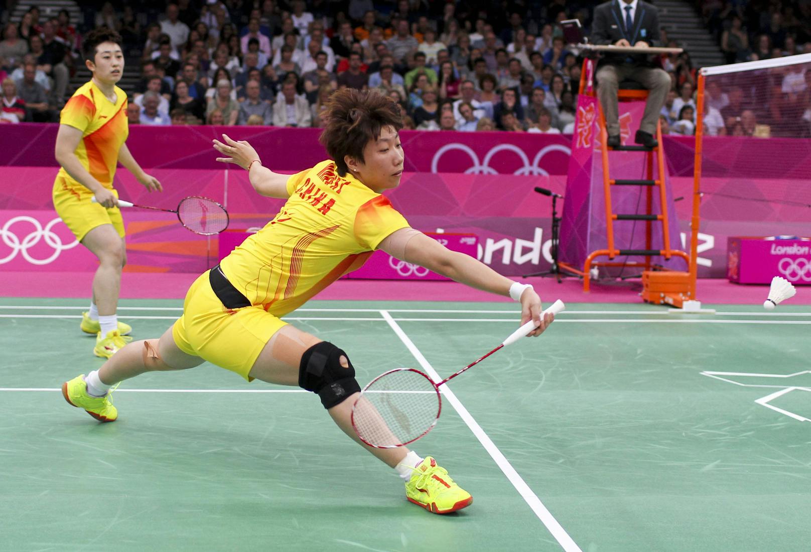 Wang Xiaoli und Yu Yang wurden bei den Olympischen Spielen 2012 in London disqualifiziert, weil sie ihr letztes Gruppenspiel absichtlich verloren hatten, um in der K.o-Phase einem stärkeren Gegner aus dem Weg zu gehen. Letztere erklärte daraufhin ihren Rücktritt. Yu Yang hatte 2008 in Peking Gold erobert.