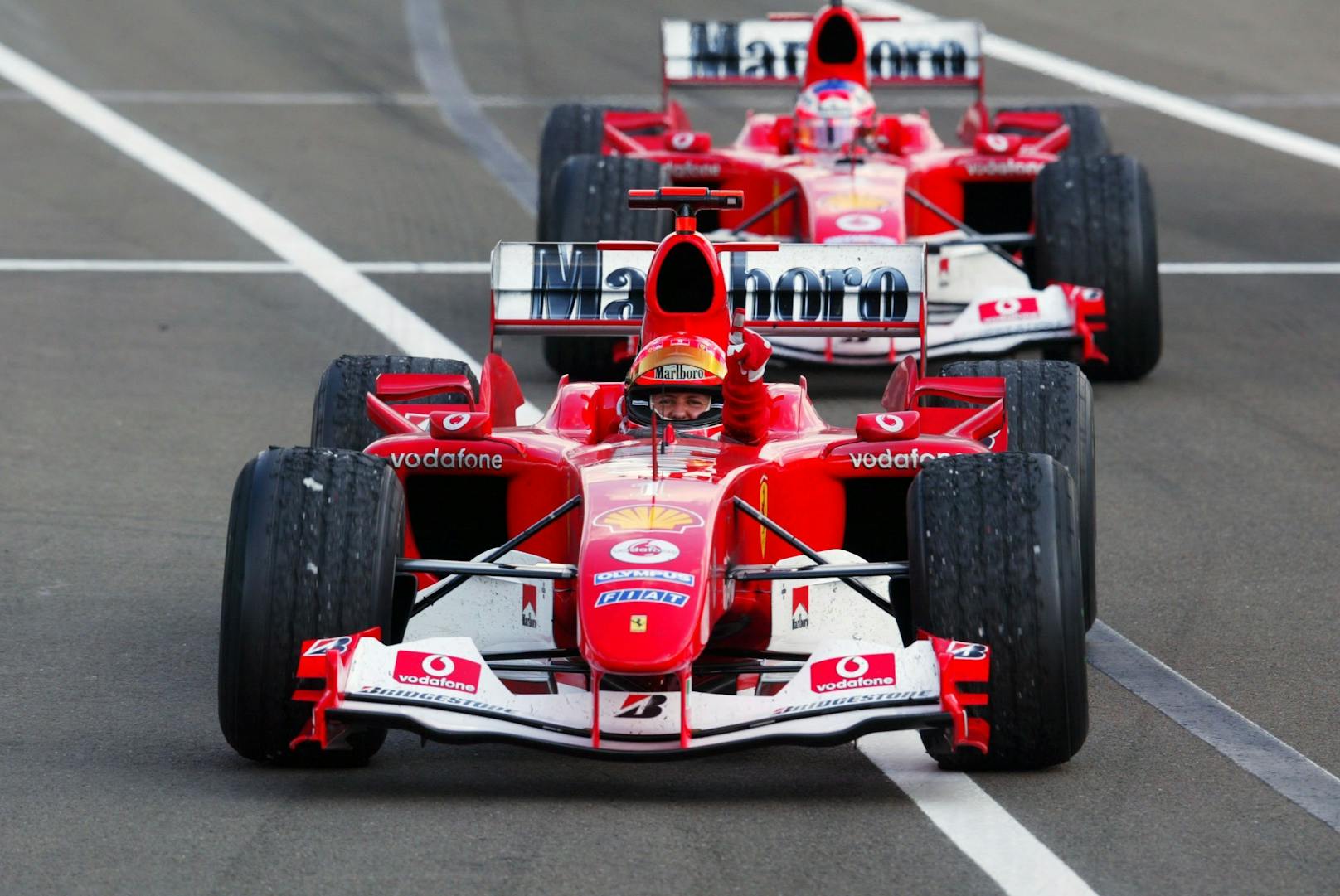2002 sorgte Schumacher indirekt für Aufregung. Ferrari pfiff den führenden Teamkollegen Rubens Barichello auf der Zielgeraden von Spielberg zurück. Er musste seinen Sieg in Österreich dem WM-Favoriten schenken.