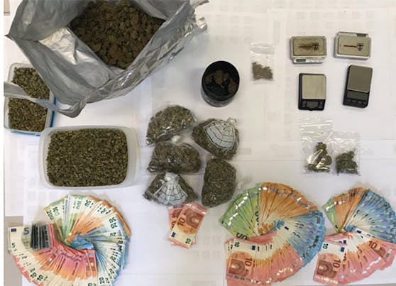 Zwei mutmaßliche Suchtmitteldealer wurden in Wien festgenommen.