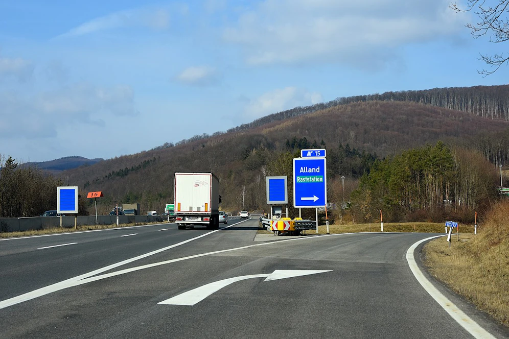 Abfahrt zum Rastplatz in Alland.