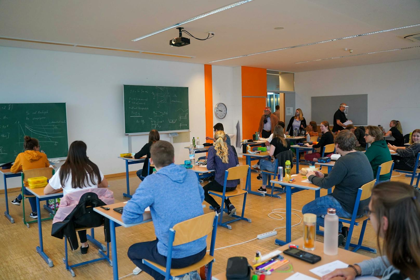 In Oberösterreich gab es einige Beschwerden, da in einigen Klassen die Deutsch-Matura handschriftlich verfasst werden musste.