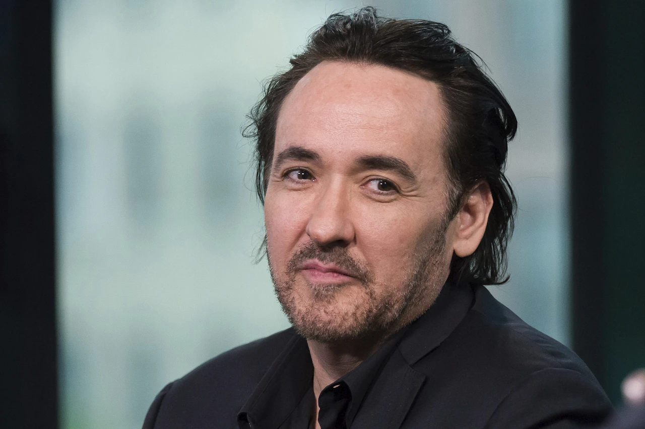 Heute.at - John Cusack wird bei Floyd-Demo von Polizisten bedroht