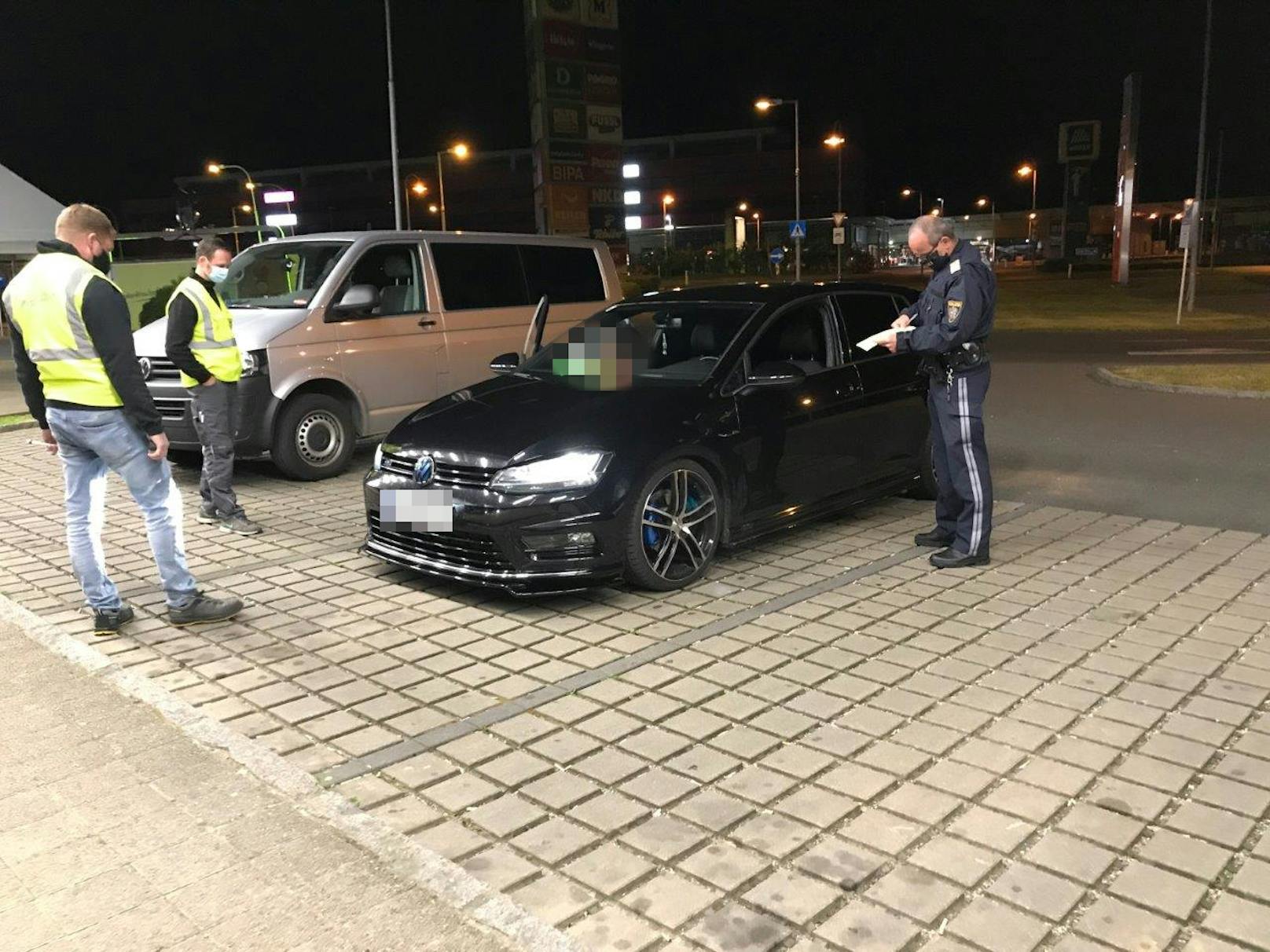 Die Polizei Steiermark führte an zwei Wochenenden Kontrollen an mutmaßlich getunten Autos durch. Symbolbild,